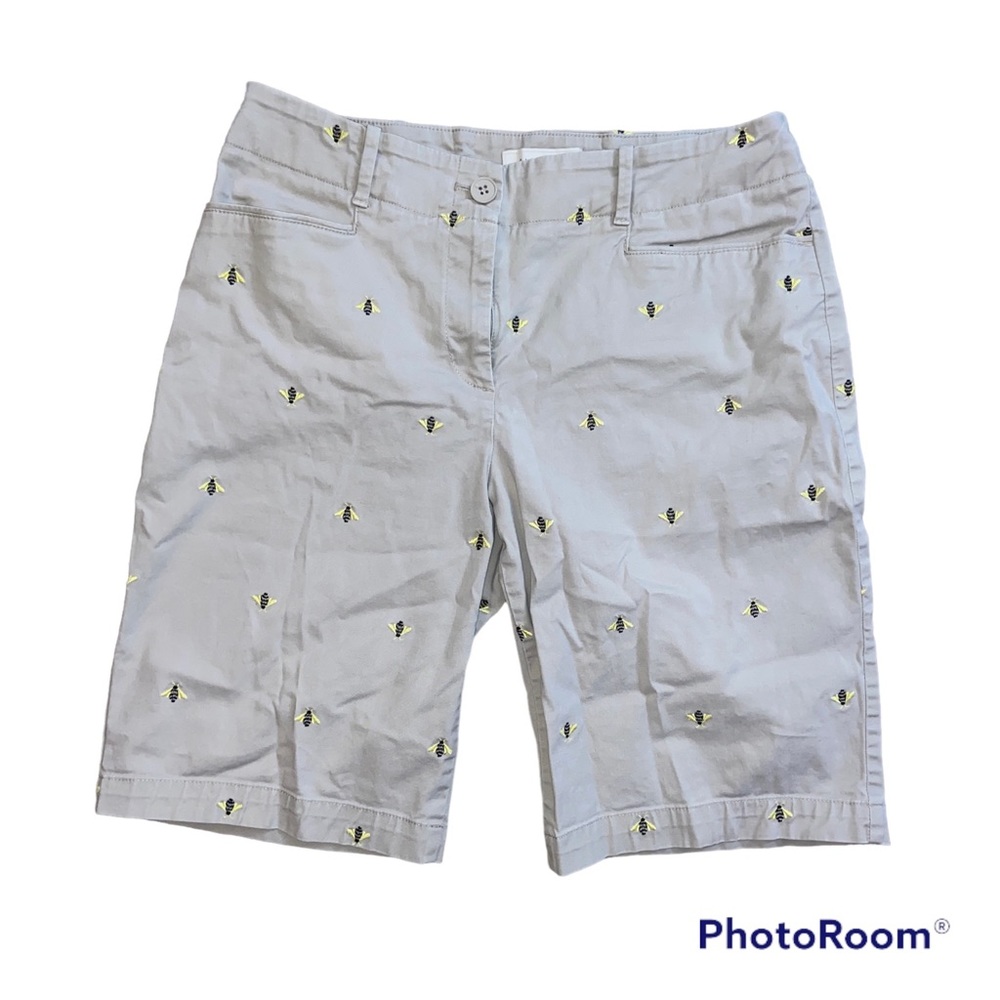 Bee Khaki Shorts 🐝